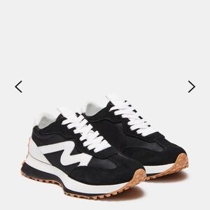 Campo Black and White Sneakers 🖤